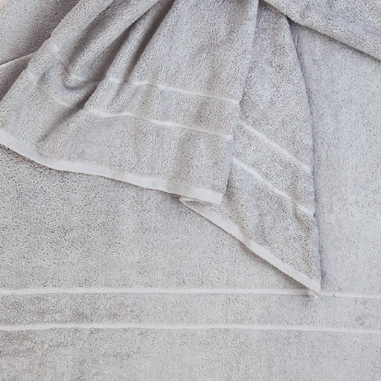 07-Bath-Carpet-Close-Detail-Eggshell