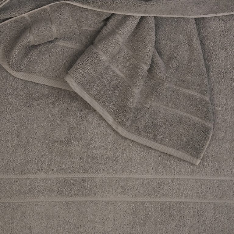 07 Bathcarpet-Close-Detail-Cement